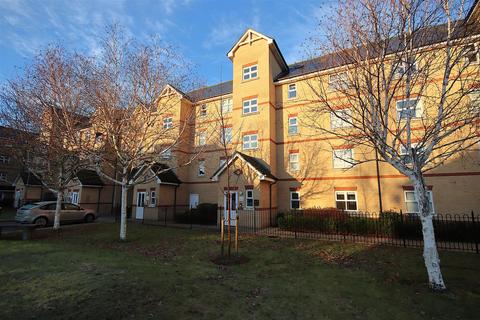 2 bedroom flat to rent, Winstanley Court, Cambridge CB1