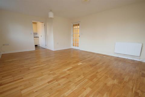 2 bedroom flat to rent, Winstanley Court, Cambridge CB1