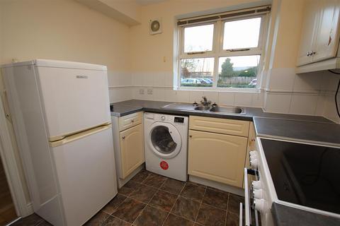 2 bedroom flat to rent, Winstanley Court, Cambridge CB1
