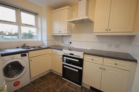 2 bedroom flat to rent, Winstanley Court, Cambridge CB1