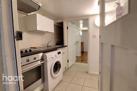 Studio to rent, Vicars Hill, LONDON