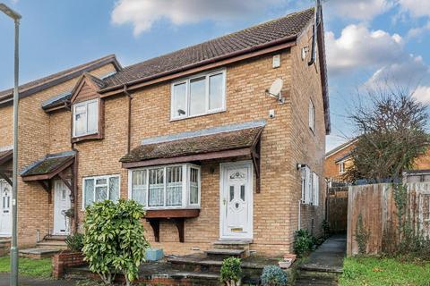 4 bedroom end of terrace house for sale, Snowdon Drive, London