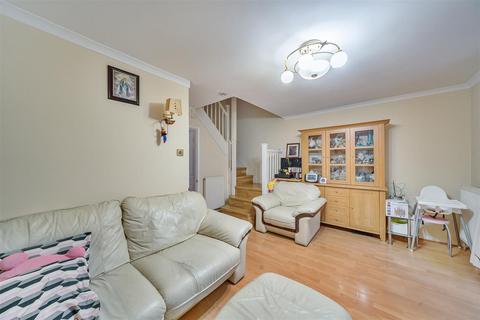 4 bedroom end of terrace house for sale, Snowdon Drive, London