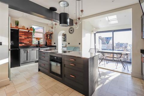 3 bedroom semi-detached house for sale, Somerset Road East, Barry