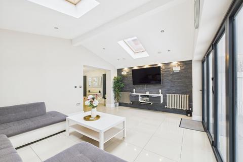 3 bedroom detached house for sale, Thorncroft Avenue, Manchester M29