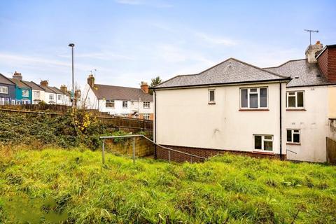 2 bedroom flat to rent, Baden Road, Brighton