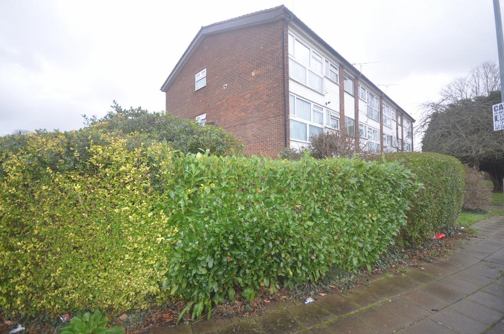 Two Bedroom Third Floor flat to rent St. Peters C