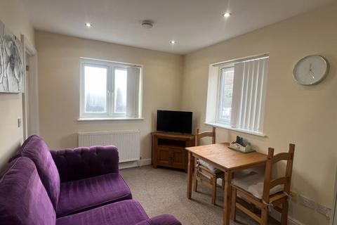1 bedroom flat to rent, High Street, Ogmore Vale, CF32 7AD