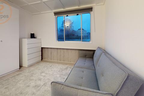 undefined, Cabin 12, 6 Ducks Walk, Twickenham, Greater London