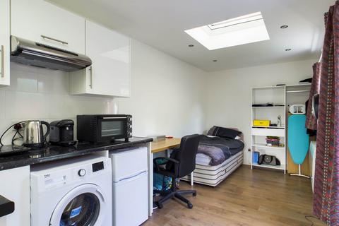 undefined, Restons Crescent , Eltham Kent ,
