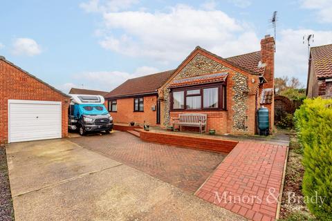 3 bedroom detached bungalow to rent, Hawthorn Rise, Mundesley