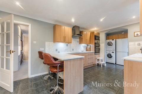 3 bedroom detached bungalow to rent, Hawthorn Rise, Mundesley