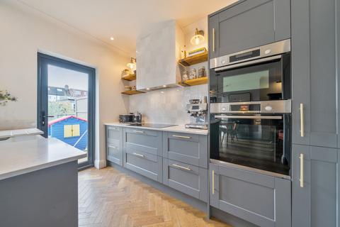 3 bedroom terraced house for sale, Langley Way, West Wickham, BR4