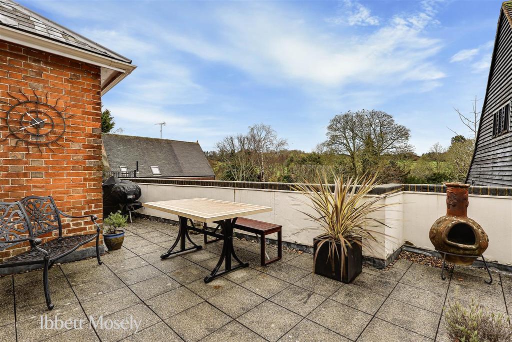 29 Roof Terrace.jpg