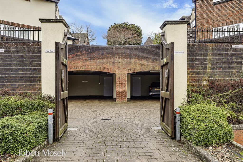 32 Entrance to the Garaging.jpg