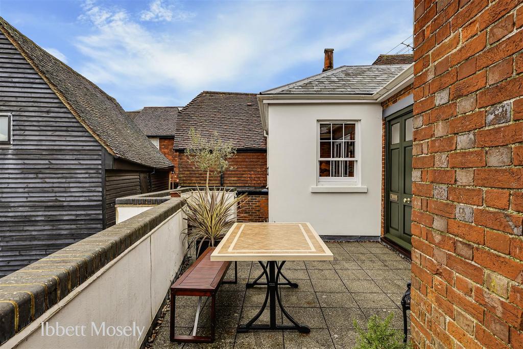 28 Roof Terrace.jpg