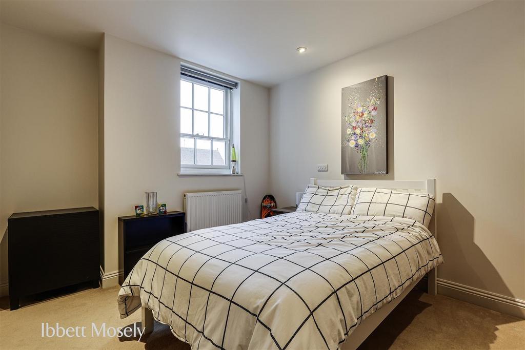 25 Bedroom One.jpg