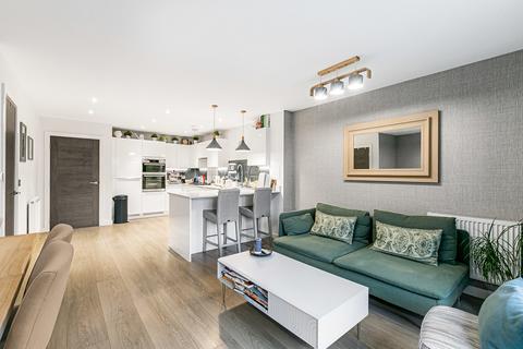 4 bedroom detached house for sale, Kennett Lane, Surrey KT16
