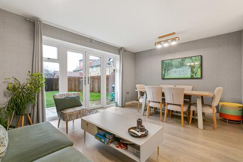 4 bedroom detached house for sale, Kennett Lane, Surrey KT16