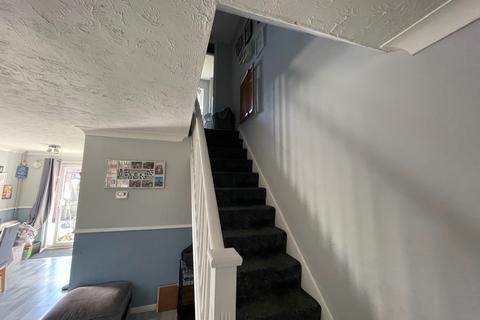 3 bedroom semi-detached house to rent, Ipswich IP2