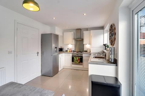 3 bedroom semi-detached house for sale, Bottle Kiln Rise, Wakefield, West Yorkshire, WF1