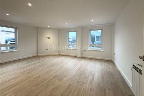 undefined, Apt 4 Crahamel House