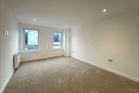 undefined, Apt 4 Crahamel House