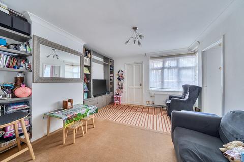 2 bedroom maisonette for sale, Herlwyn Avenue, Ruislip