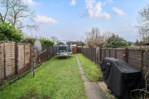 2 bedroom maisonette for sale, Herlwyn Avenue, Ruislip