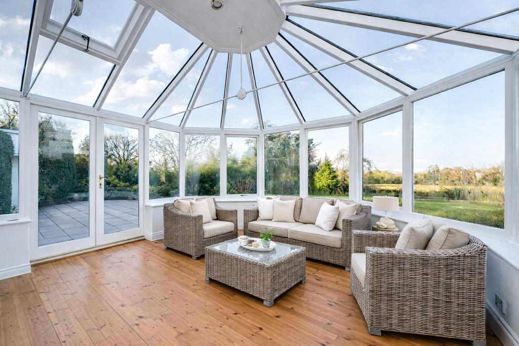 Staged-Conservatory