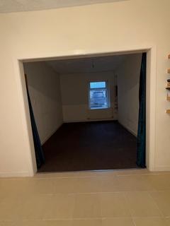 3 bedroom terraced house to rent, High Street, Glynneath SA11