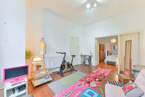 1 bedroom flat to rent, Helix Gardens, Brixton, London, SW2