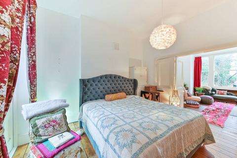 1 bedroom flat to rent, Helix Gardens, Brixton, London, SW2