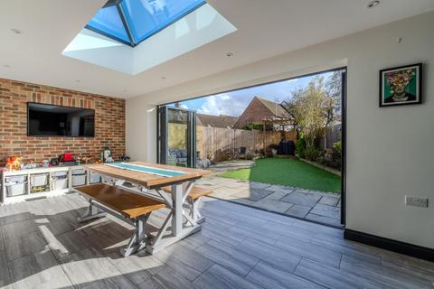 3 bedroom semi-detached house for sale, Barnard Road, Sawbridgeworth, CM21