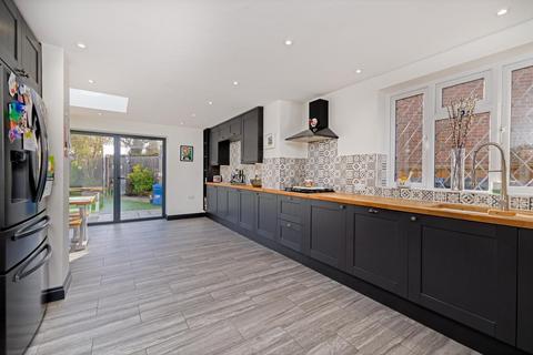 3 bedroom semi-detached house for sale, Barnard Road, Sawbridgeworth, CM21