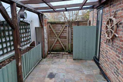 2 bedroom detached house to rent, Church Street, St. Mary Bourne