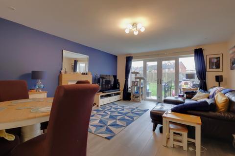 2 bedroom end of terrace house for sale, High Lawn Way, Havant