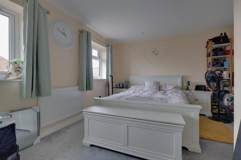 2 bedroom end of terrace house for sale, High Lawn Way, Havant