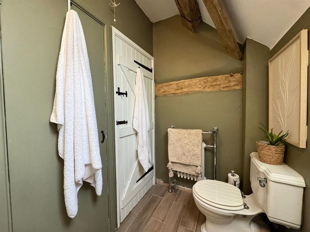Shower room (2).jpeg