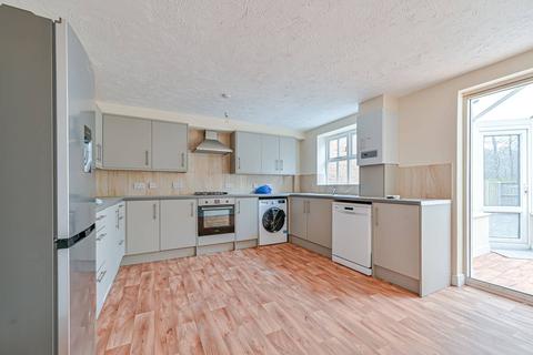 Elderfield Place, Tooting Bec, London, SW17