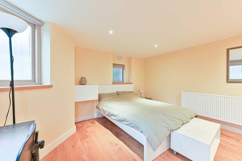 2 bedroom flat to rent, Jerningham Road, Telegraph Hill, London, SE14