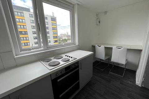 2 bedroom flat to rent, Bridgewater Street, Salford M3