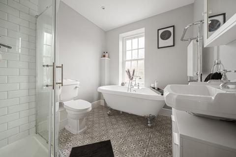 4 bedroom semi-detached house for sale, Mansion Row Gillingham ME7