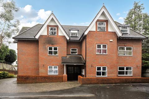 2 bedroom flat for sale, Croft Road, Godalming, GU7