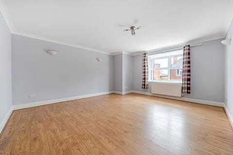 2 bedroom flat for sale, Croft Road, Godalming, GU7