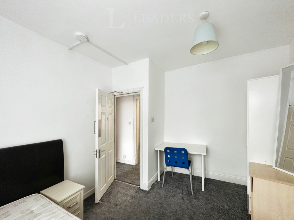Bedroom (2)