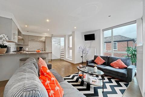 2 bedroom house to rent, Providence Place, Leeds