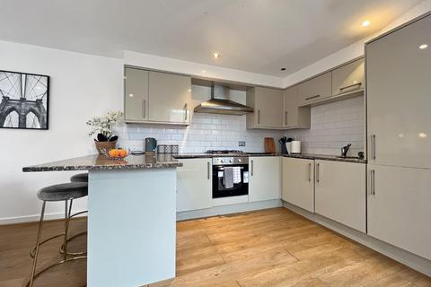 2 bedroom house to rent, Providence Place, Leeds