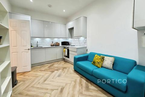 2 bedroom house to rent, Lucien Road, London, SW17