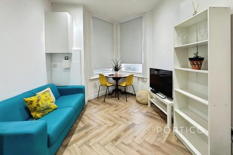 2 bedroom house to rent, Lucien Road, London, SW17